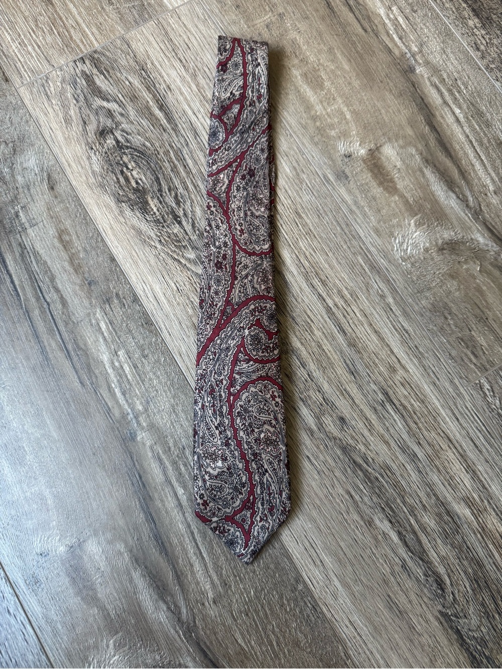 Oscar de la Renta Vintage Paisley Silk Tie in Burgundy and Taupe